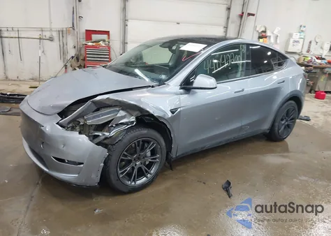 2024 Tesla Model Y Long Range Dual Motor All-Wheel Drive from USA, damaged, VIN 7SAYGDEE1RA304057